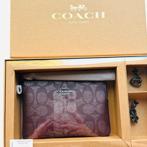 3567 COACH BOXED WALLET WITH CHARMS - Picture 1 of 9